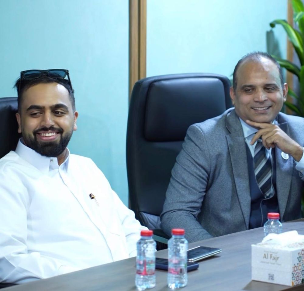 Guests at the Zahra Alkanz office